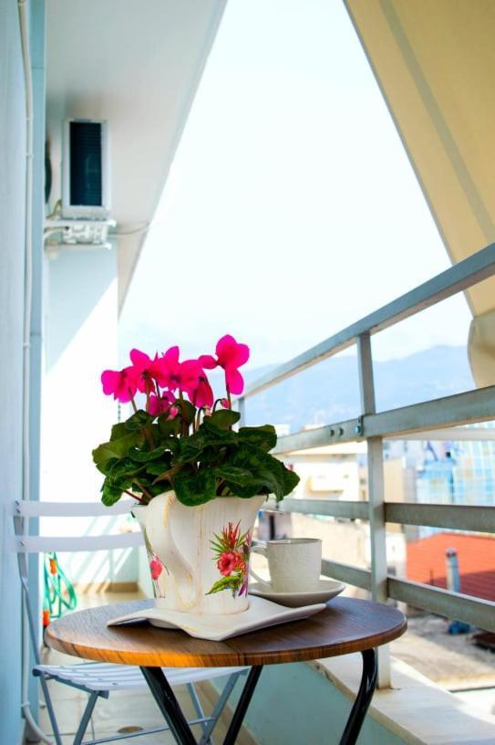 Sunny Central Luxury Apartment Volos Ngoại thất bức ảnh